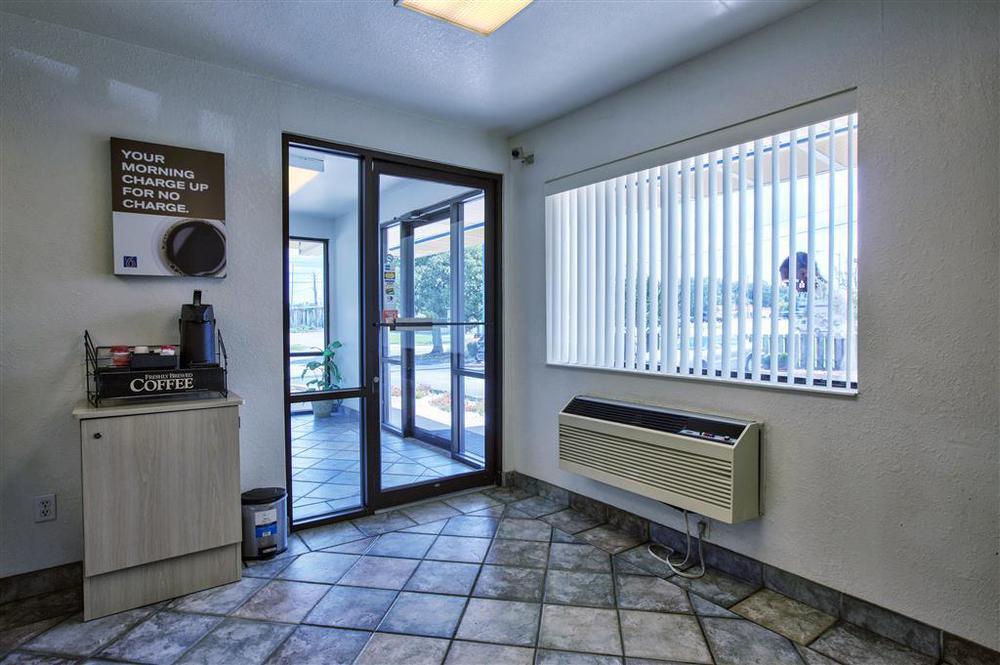 Luxury Inn Олбани Интерьер фото